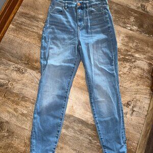 American Eagle Soft Curvy High Rise - never worn